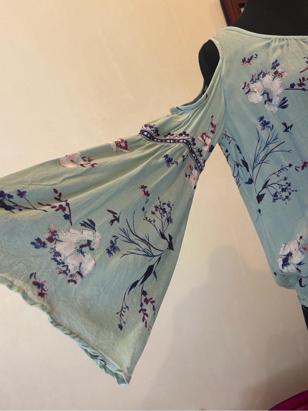 Arizona Jean Company Mint Floral Cold-Shoulder Crop Top - Picture 3 of 12